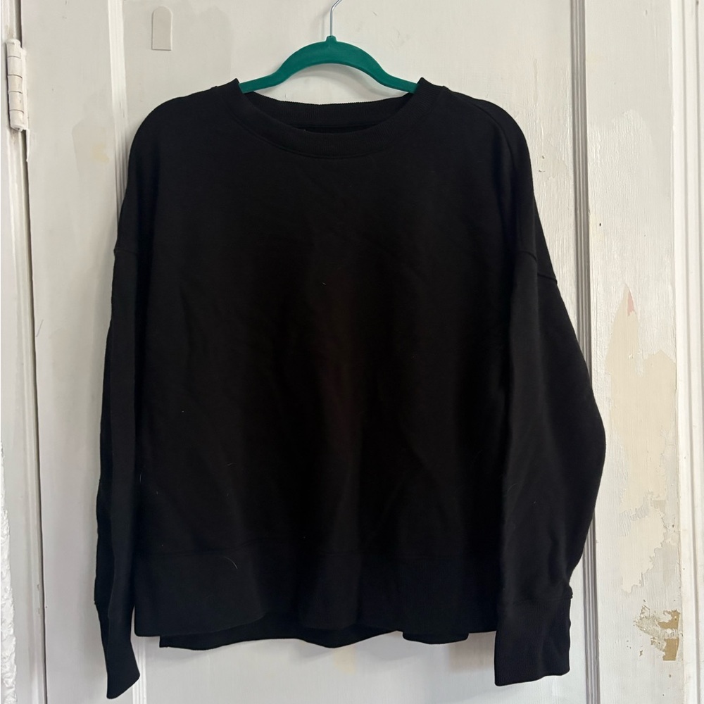 Time and Tru Men's Black Crewneck Sweater
